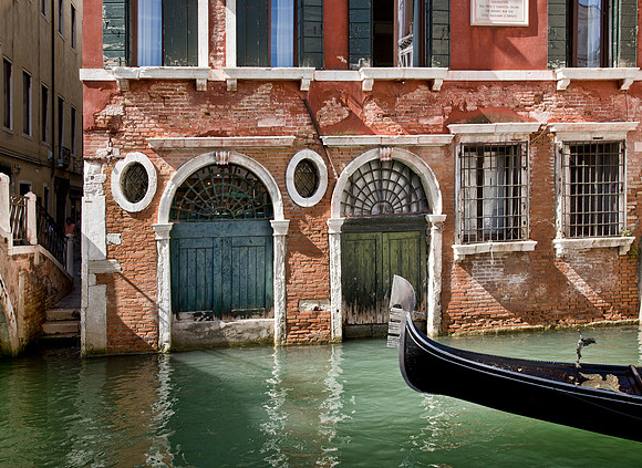 Approaching Gondola