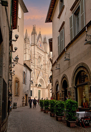 Piazza Passage - Orvieto
