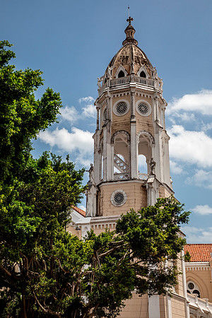 Spire - Iglesia San Francisco de Assis
