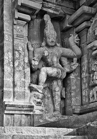 Shiva Effigy & Handprints - Brihadeshwara Temple, India