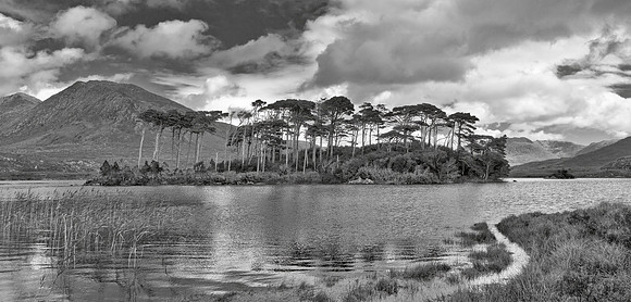 Derryclare Lough - The Connemara, Ireland