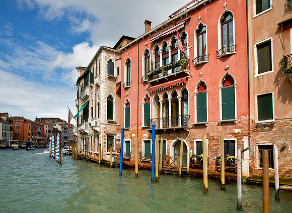 Colorful Palazzo - Grand Canal