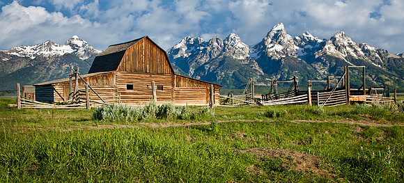 Pioneer Barn - Grand Tetons