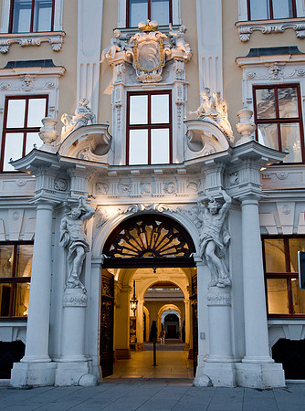 Daun-Kinsky Palace, Vienna