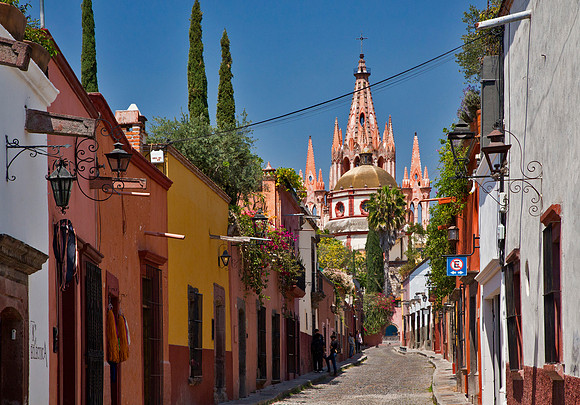 Calle Recreo & Cathedral