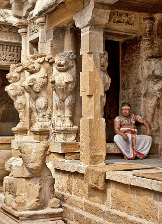 Priest - Kailasanatha Temple, Kanchipuram