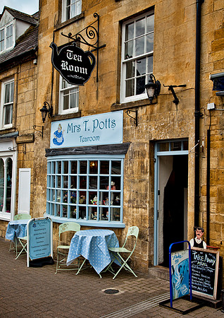 Mrs. T. Potts Tea Room